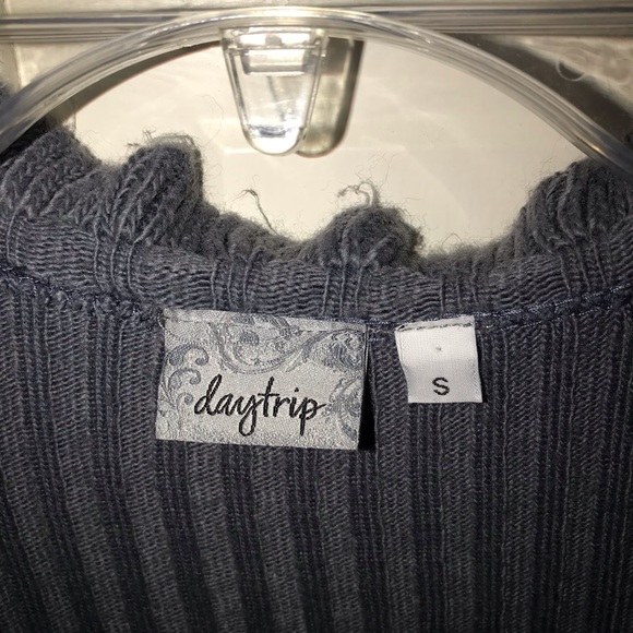 Daytrip Cardigan Sweater Small - Picture 2 of 3